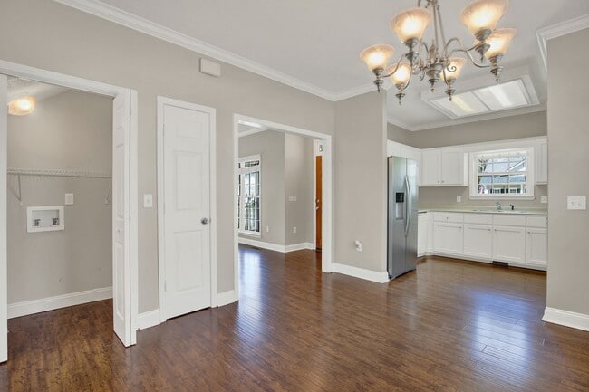 Building Photo - 291 Landing Way