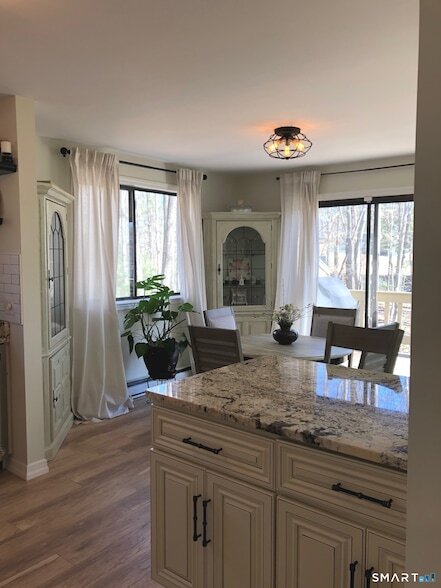 Building Photo - 355 Ledge Dr