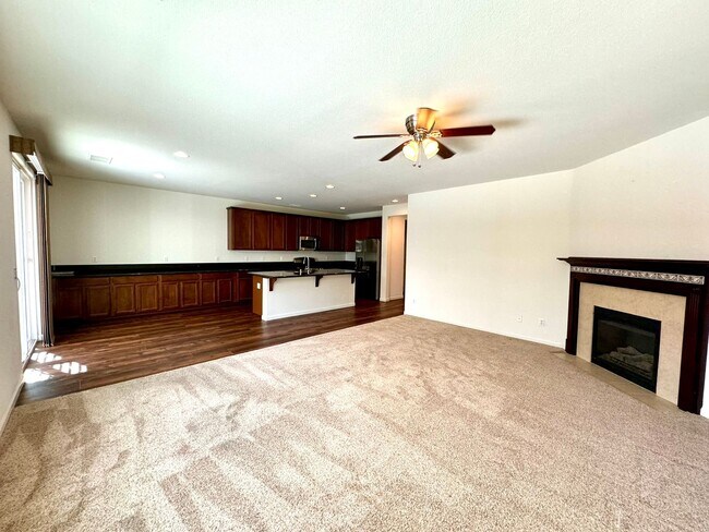 Building Photo - 2065 Red Willow Dr