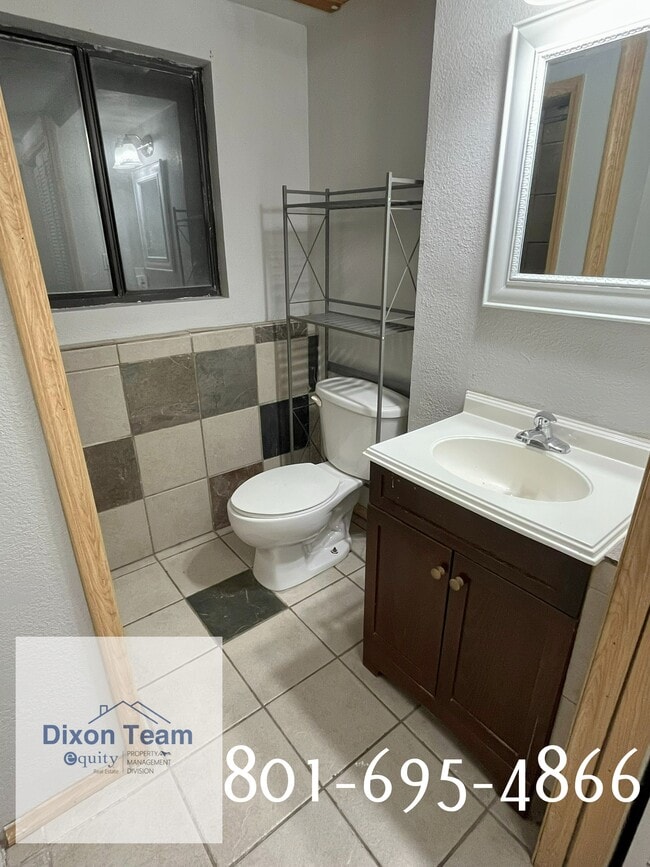 Building Photo - 977 S 225 E