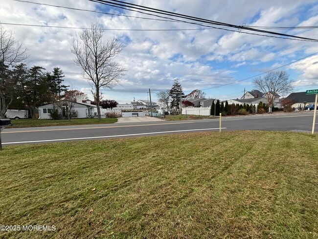 Building Photo - 1005 Beach Blvd