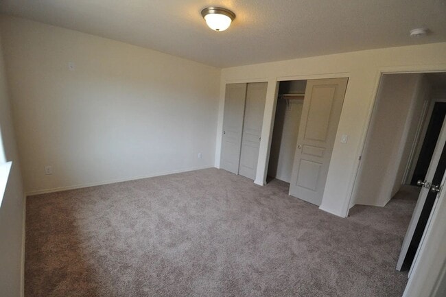 Building Photo - 3BD/2BA Single Level Home located in the d...