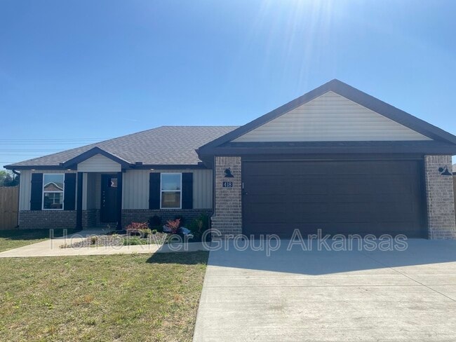 Primary Photo - 418 N Mojave St