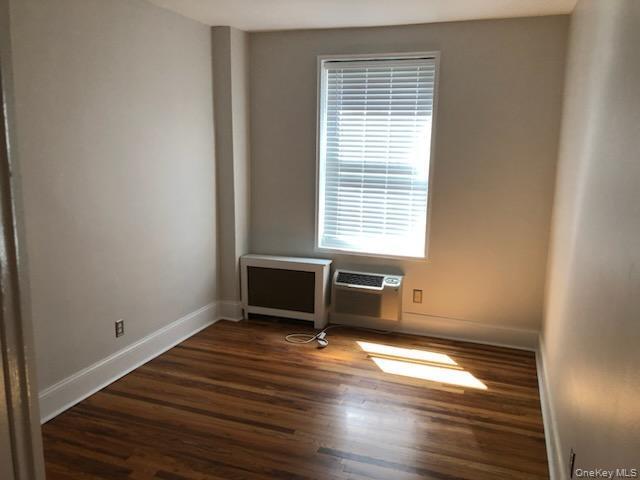 Building Photo - 111 7th St