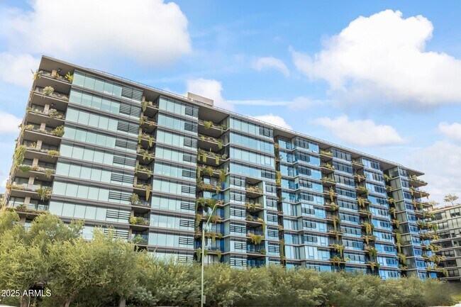 Building Photo - 7180 E Kierland Blvd