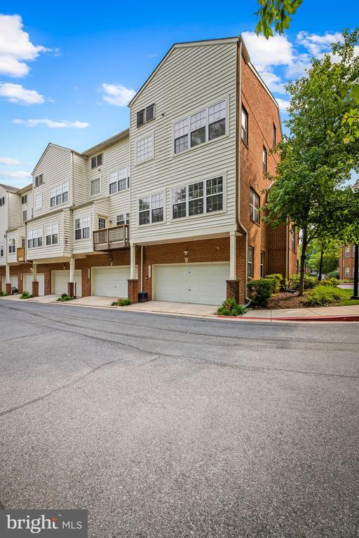 Building Photo - 10290 Chestnut Park Ln