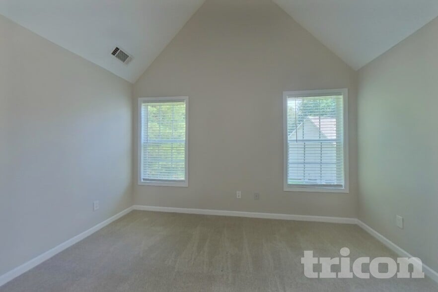 Building Photo - 315 Avonlea Dr