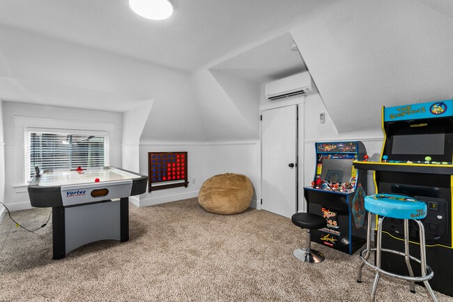 Building Photo - 3938 McGee St