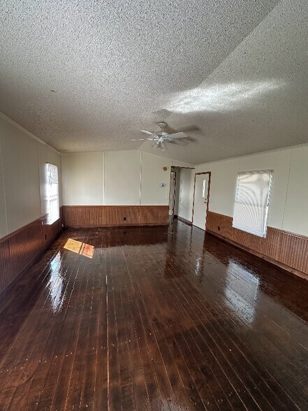 Building Photo - 9979 Farris Loop