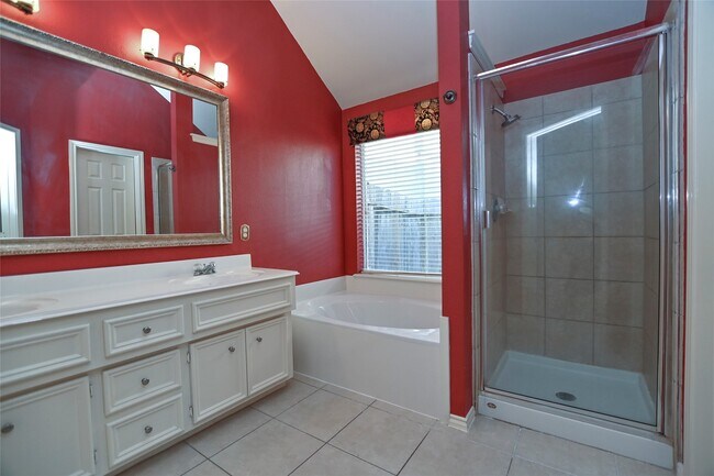 Building Photo - 2123 Castle Gardens Ln
