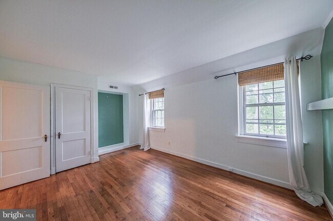 Building Photo - 1501 S Edgewood St