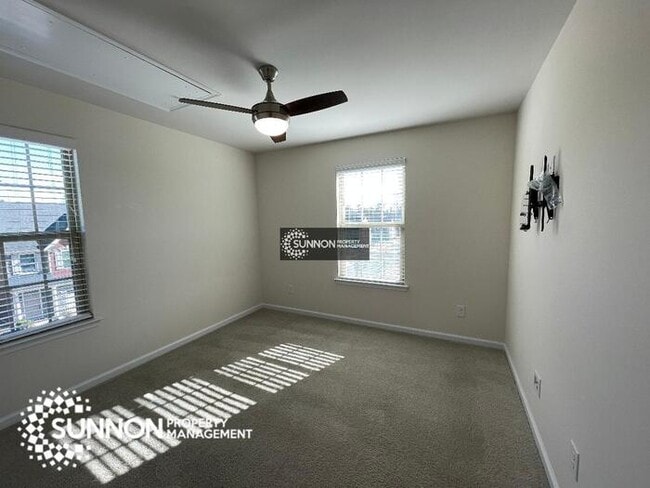 Building Photo - Beautiful 3-story End Unit in City Park!