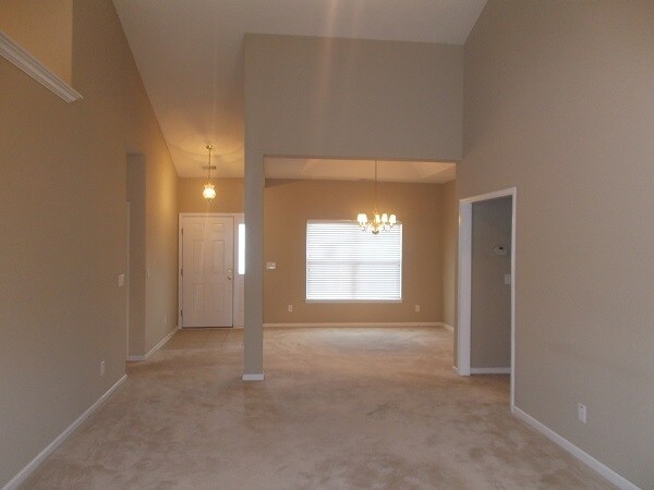 Building Photo - 696 Churchill Downs Dr