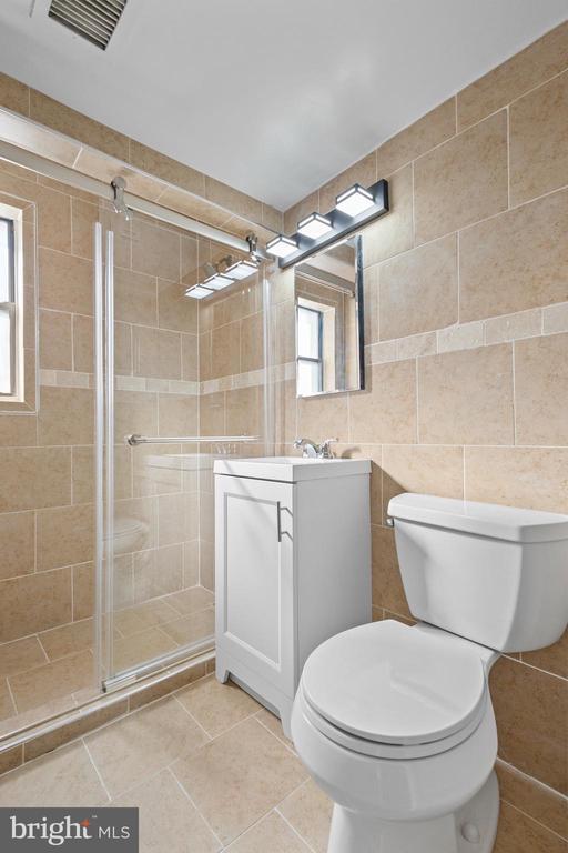 Building Photo - 3825 Davis Pl NW