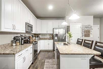 Building Photo - 1109 Emerald Pools Ln