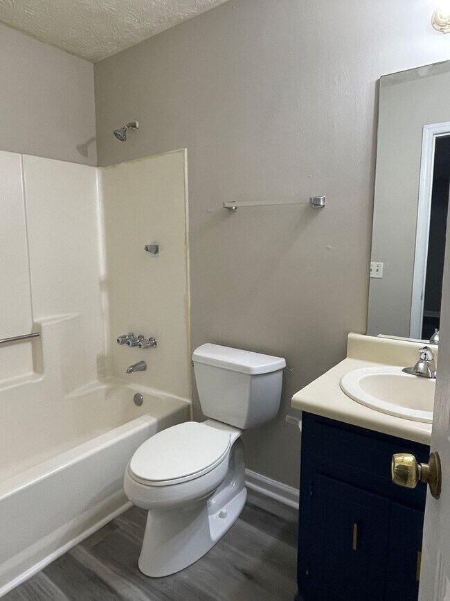 Building Photo - 5381-5383 Ridgemere Ct