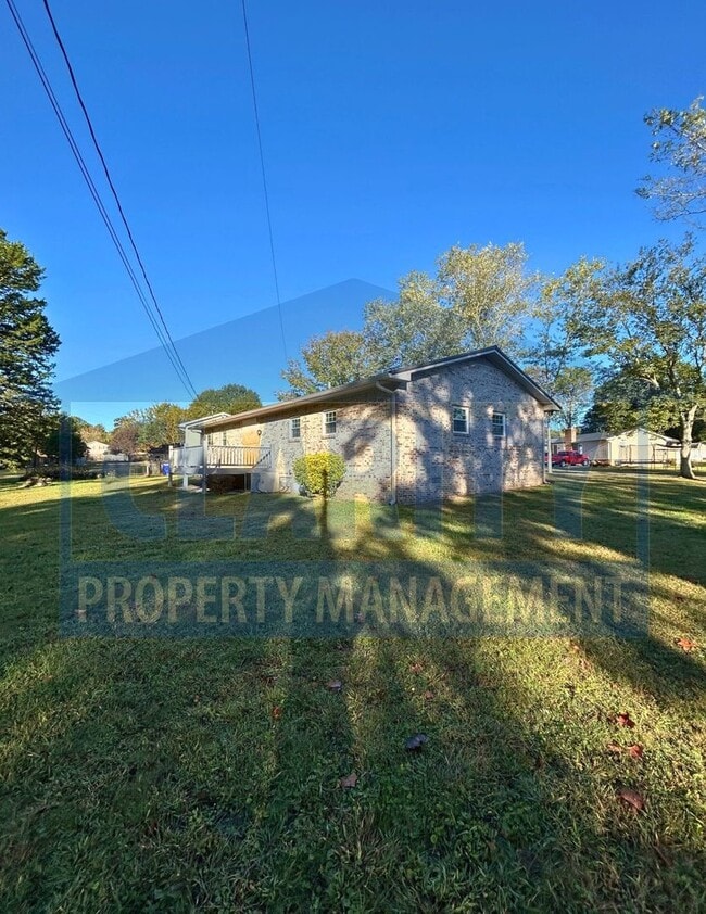 Building Photo - Ranch-style 3-bedroom home!
