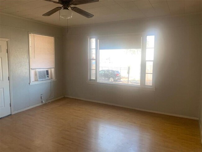 Building Photo - 401 St Francis St