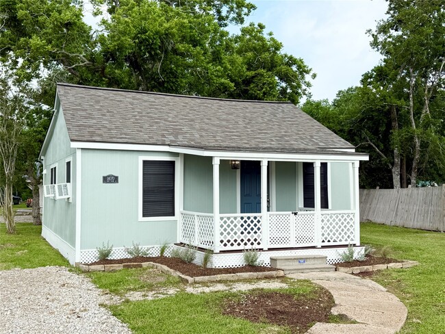 Primary Photo - 14070 S Hwy 288b