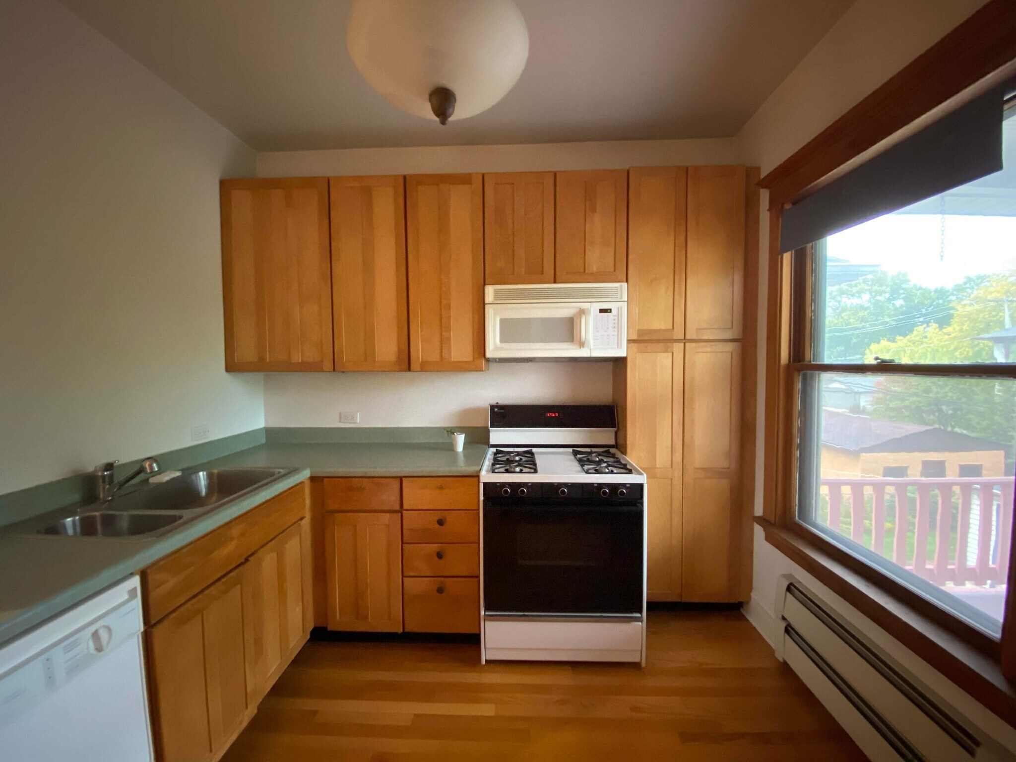 Building Photo - 607 N Humphrey Ave