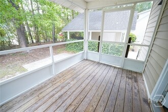 Building Photo - 292 Vining Way