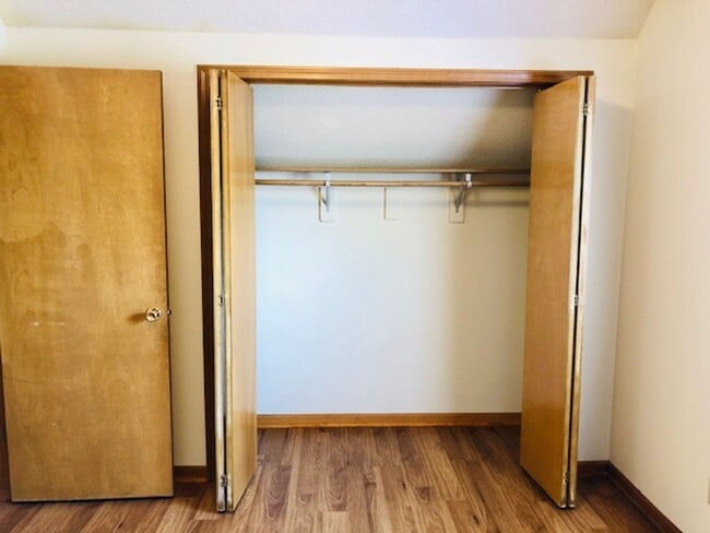 Building Photo - Perfect location 3 bed 2 bath with fenced in back yard and two car garage!