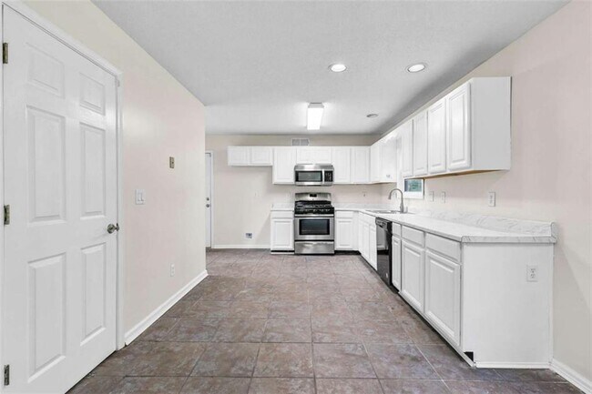 Building Photo - 405 Mt Vernon Ct