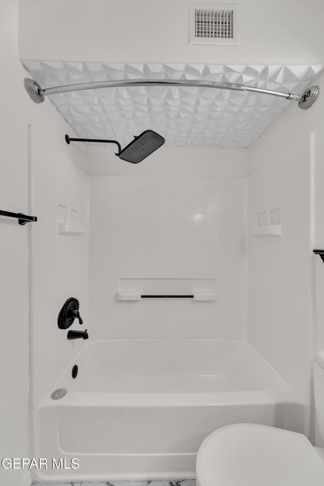 Building Photo - 536 Achim Dr