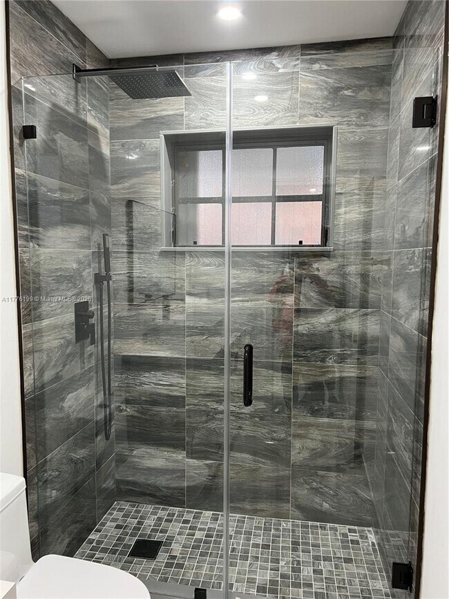 Building Photo - Northwest 167th Terrace, Miami Lakes, FL 33014 - 3 BR 2 BA single-family home