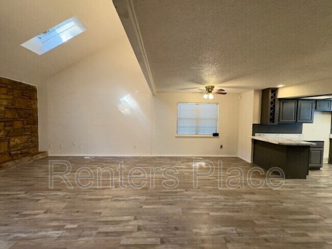 Building Photo - 6604 E 79th St