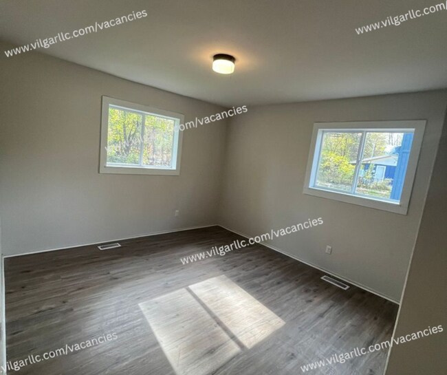 Building Photo - 3 Bedrooms | 1 Bathroom – Single-Family Home - Your Next Home!