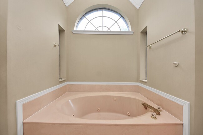Building Photo - 16710 Colony Terrace Dr