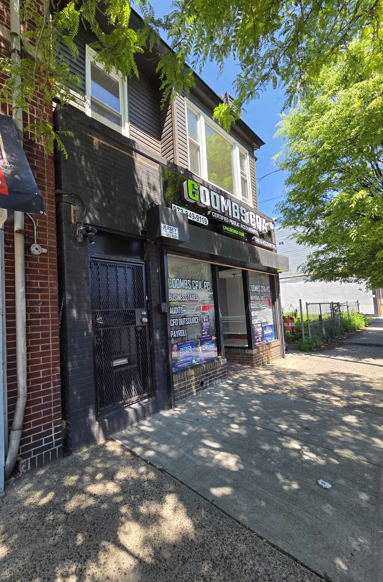 Building Photo - 953 Bergen St