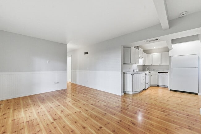 Building Photo - 1901 Spencer St