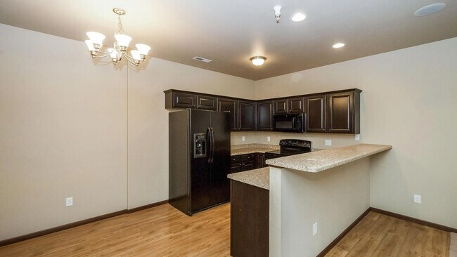 Building Photo - 470 Cambria Dr
