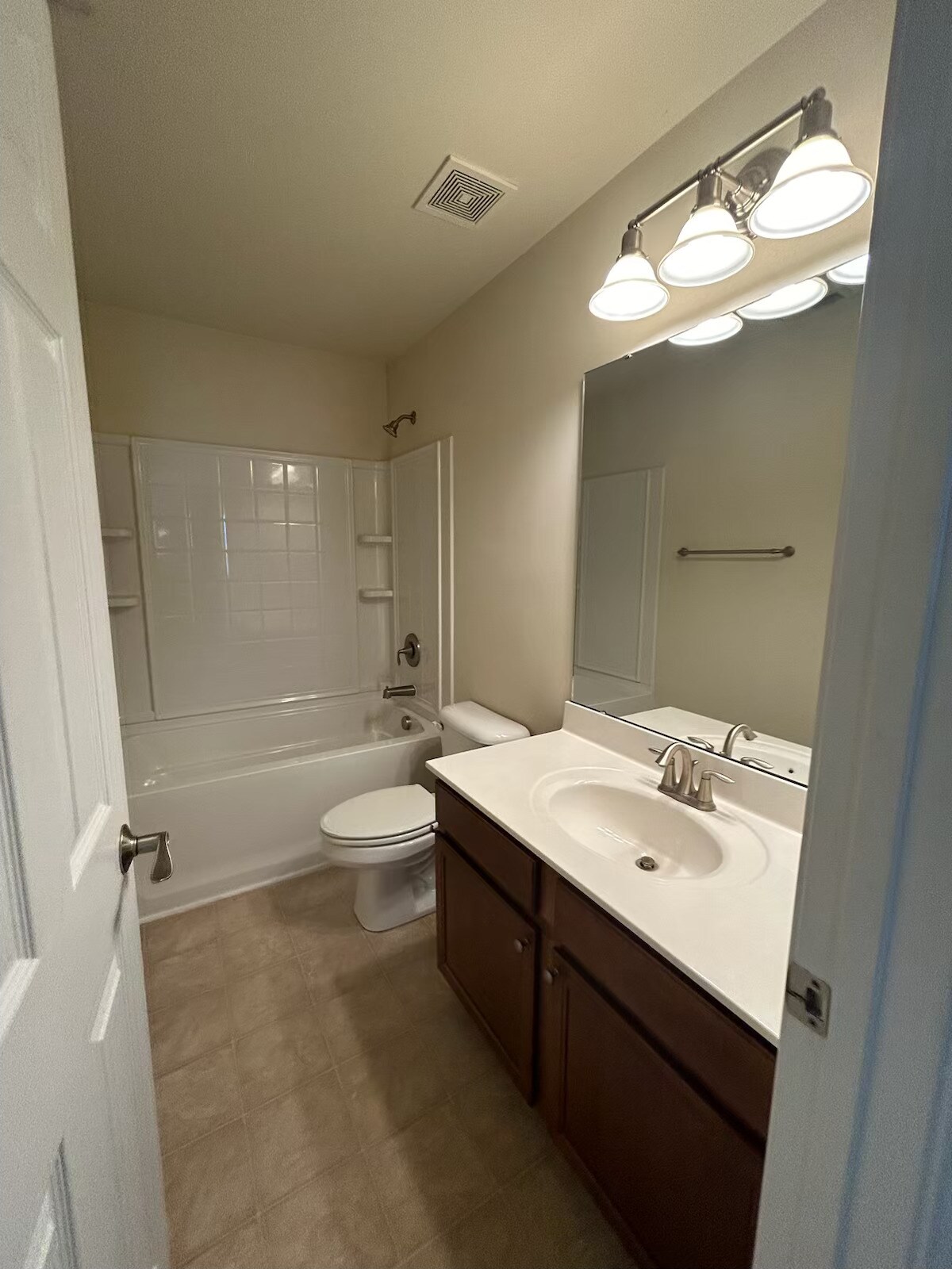 Building Photo - 725 Garden Square Ln