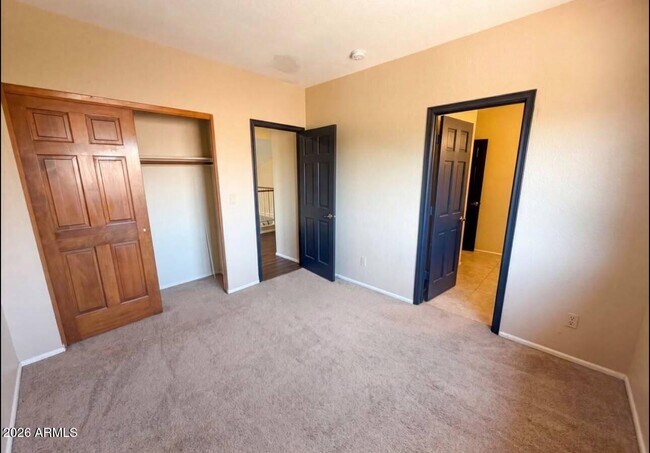 Building Photo - 3810 N Wintergreen Way