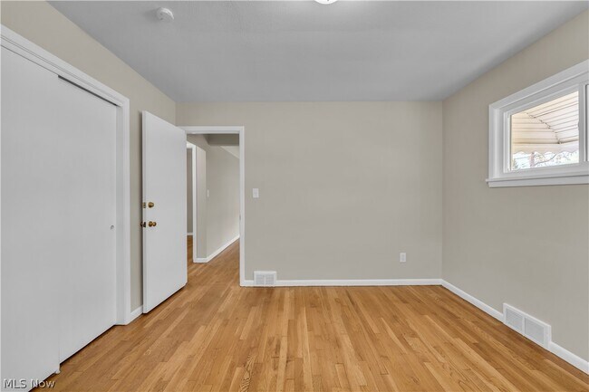 Building Photo - 29210 Green Dr