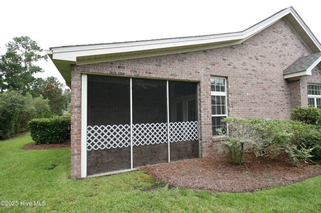 Building Photo - 620 Elfin Ct