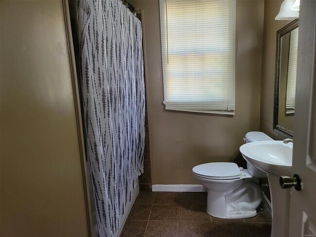 Building Photo - 3338 S Hull St