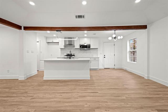 Building Photo - 6000 Cool Springs Dr