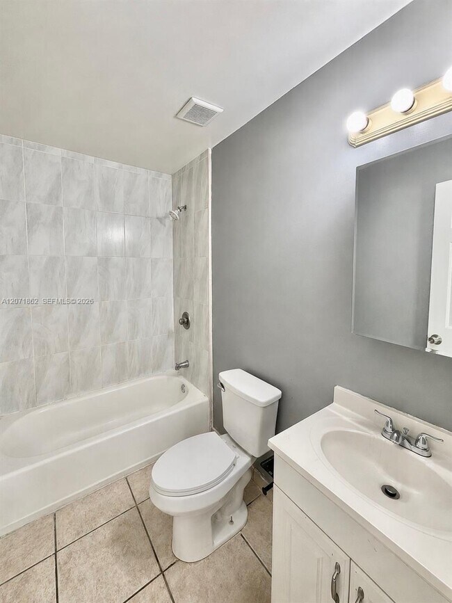 Building Photo - 2653 SW 51st St