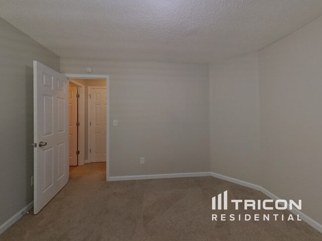 Building Photo - 152 Mayweather Dr