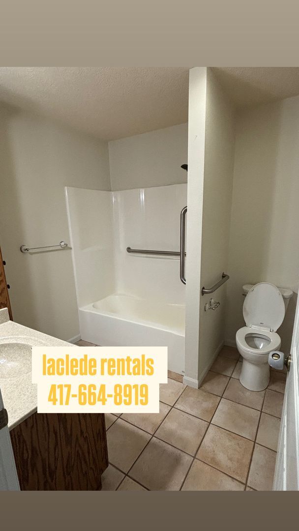 Building Photo - 2 BEDROOM 2 BATHROOM DUPLEX FOR RENT