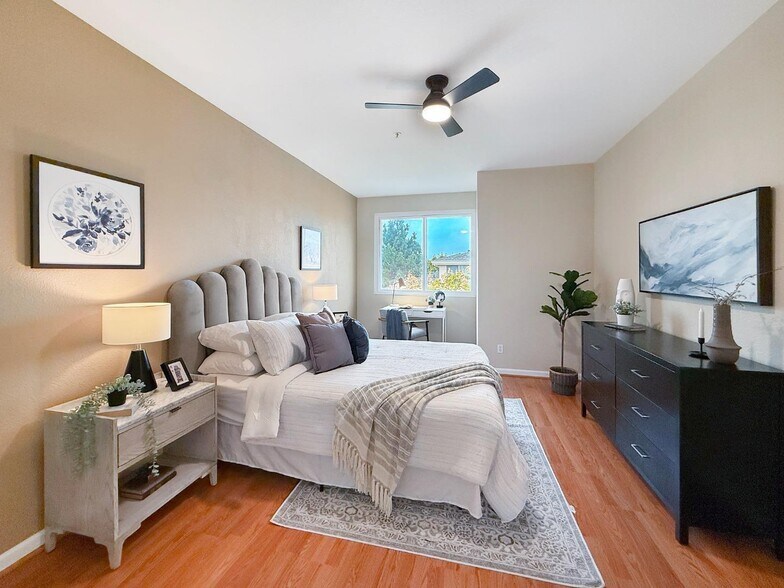 Building Photo - 1102 Niguel Ln