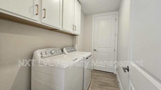 Building Photo - 15319 Lucerna St