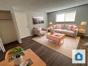 Building Photo - 2890 Montebello Dr W