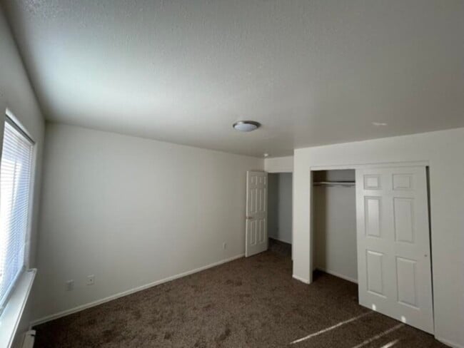 Building Photo - New Paint and Flooring Throughout!!