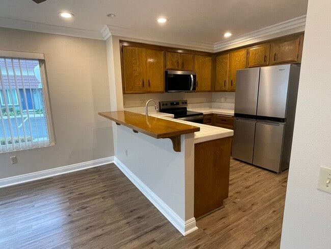 Building Photo - Beautiful Condo in Private Community