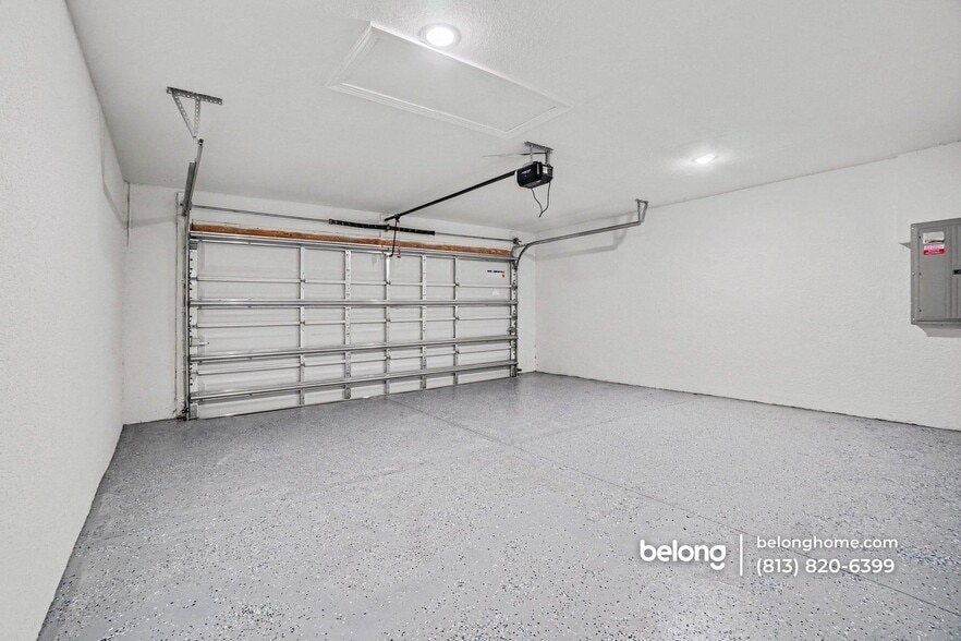 Building Photo - 1203 NE 44th St